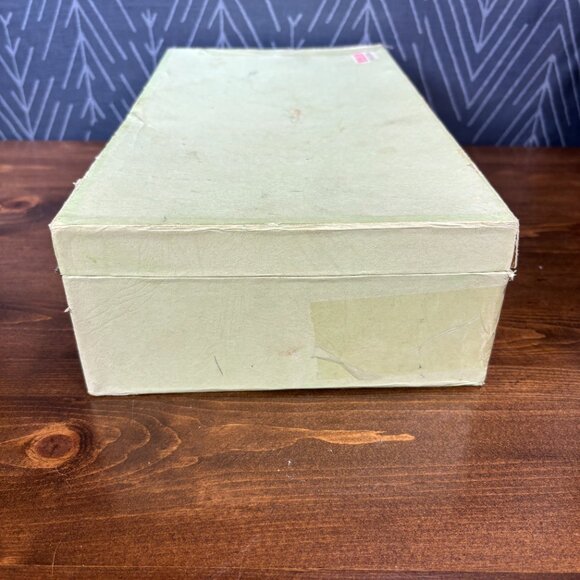 Vintage 1960s China Tea Cup Set with Saucers in Original Box Gold Grape Leaf - Picture 14 of 14